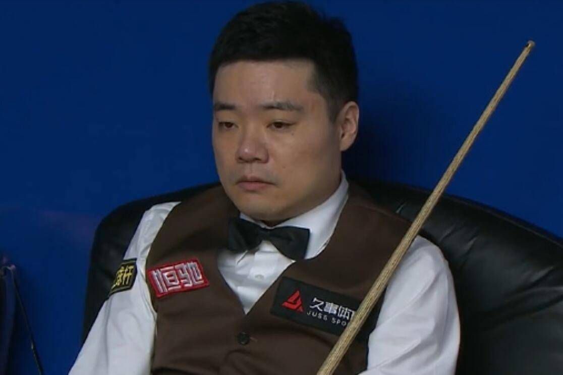 进球的情侣