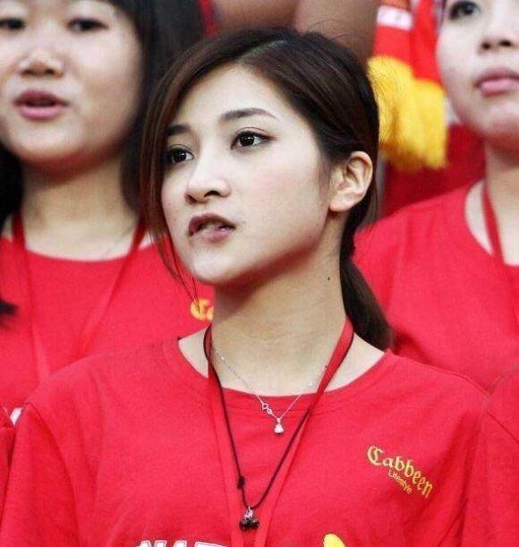 亚洲精品久久区二区三区蜜桃臀