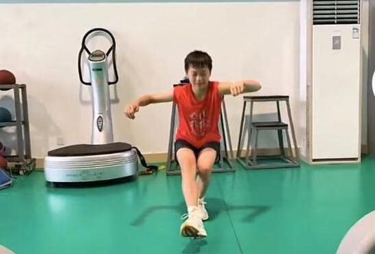 扒开腿狂躁老师视频免费